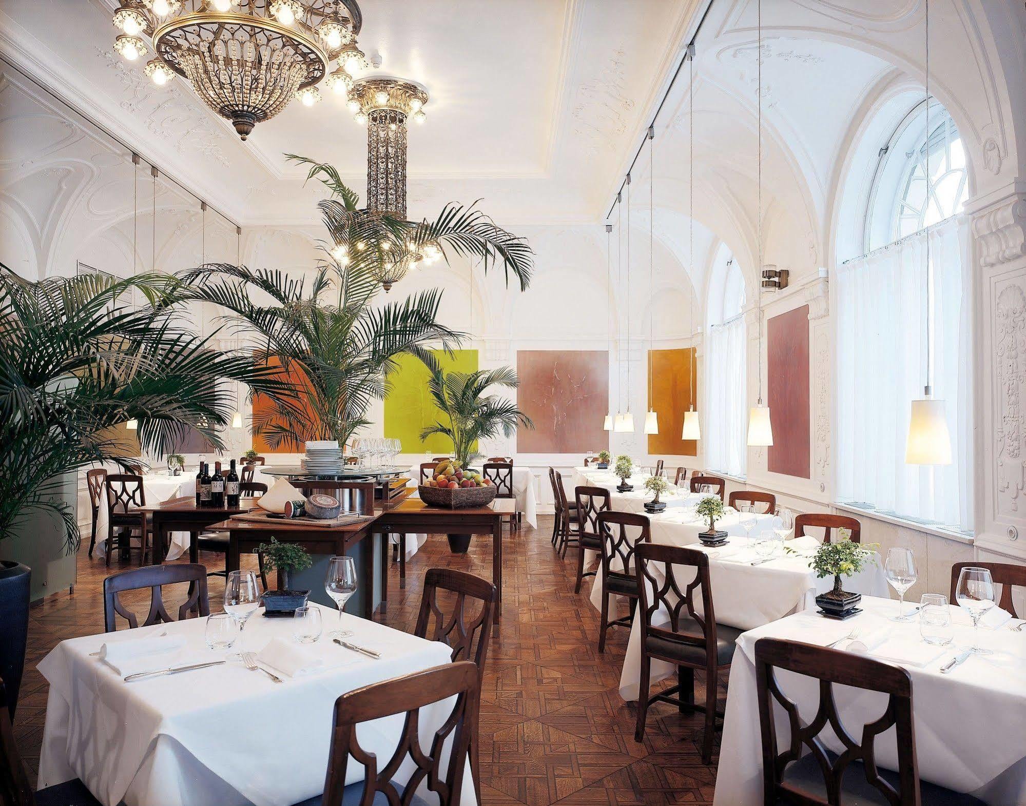 Hotel Greif, A Member Of Design Hotels Bolzano Exterior foto